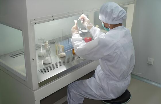 জেজেএনএফ ক্লিনরুম লেভেল 1000 এয়ার ক্লিনিং সরঞ্জাম ধুলো মুক্ত ডেস্কটপ ল্যামিনার ফ্লো হুড